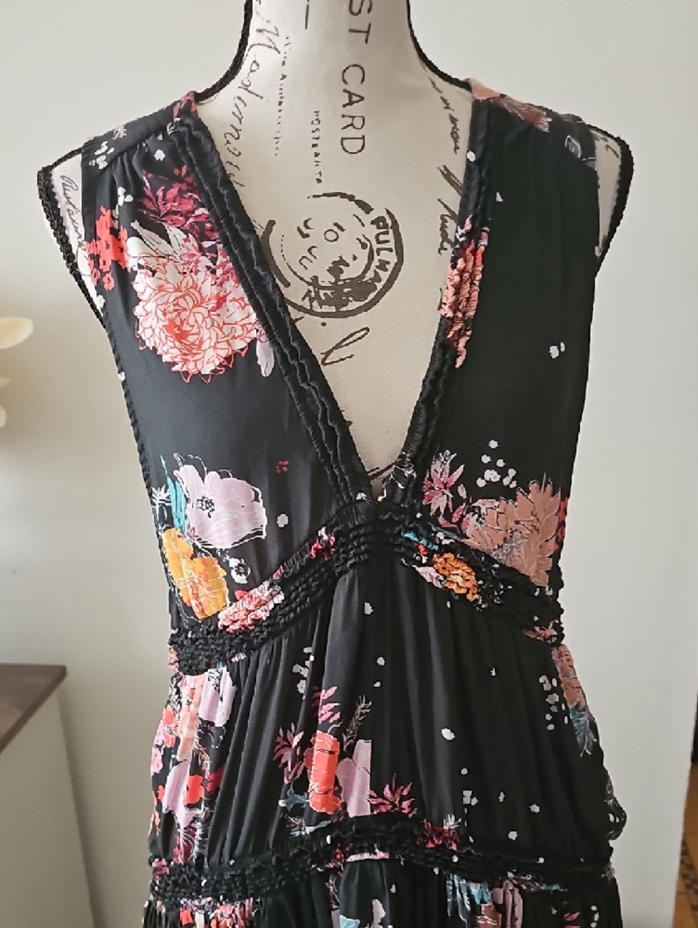 Free People Gray Floral V-Neck Tiered Top - Picture 6 of 7